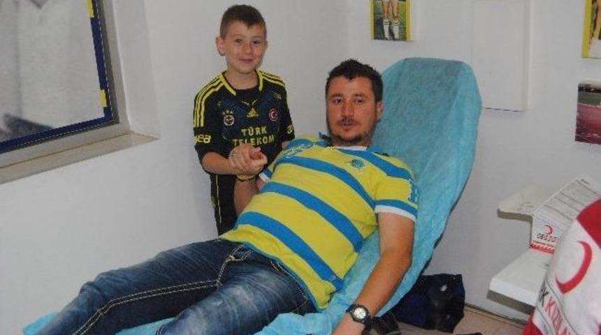 &Ouml;demiş&rsquo;te "canımız Fenerbah&ccedil;e'ye Kanımız T&uuml;rk Kızılayı'na"