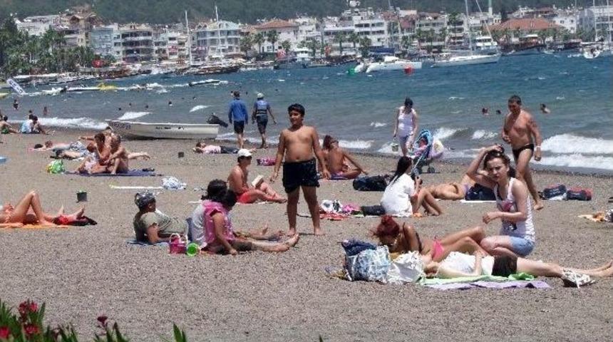 Kurban Bayramı Tatili Turizmcilerin Y&uuml;z&uuml;n&uuml; G&uuml;ld&uuml;rd&uuml;