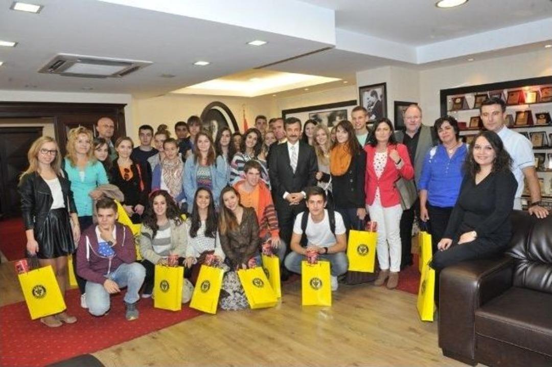 Comenius'lu 40 Gen&ccedil;, Buca'nın Konuğu Oldu