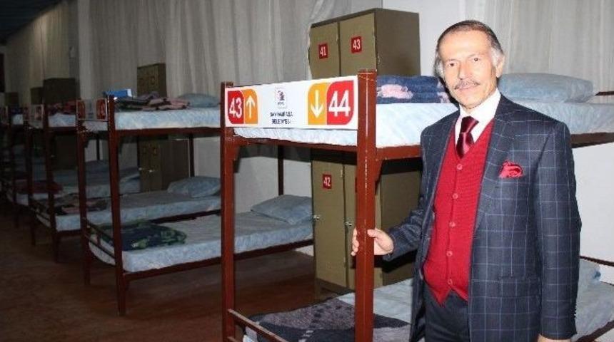 Kurban Satıcıları Bu Bayram Saman &Uuml;zerinde Değil, Yataklarında Yatacak