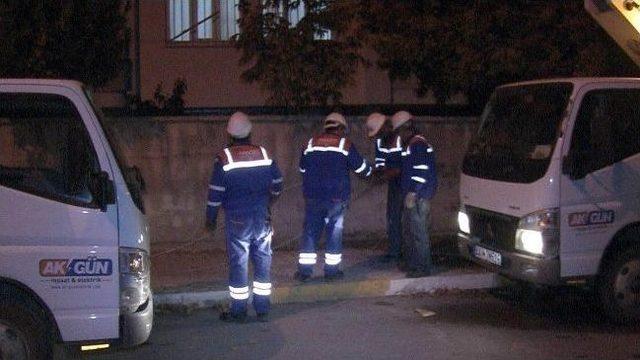 Balkondan U&ccedil;an Halı Elektrik Tellerini Patlattı 1