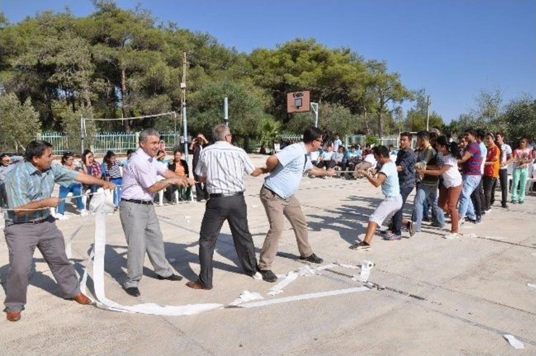 &Ouml;ğrenciler Ve &Ouml;ğretmenler Kazanmak İ&ccedil;in Ter D&ouml;kt&uuml;