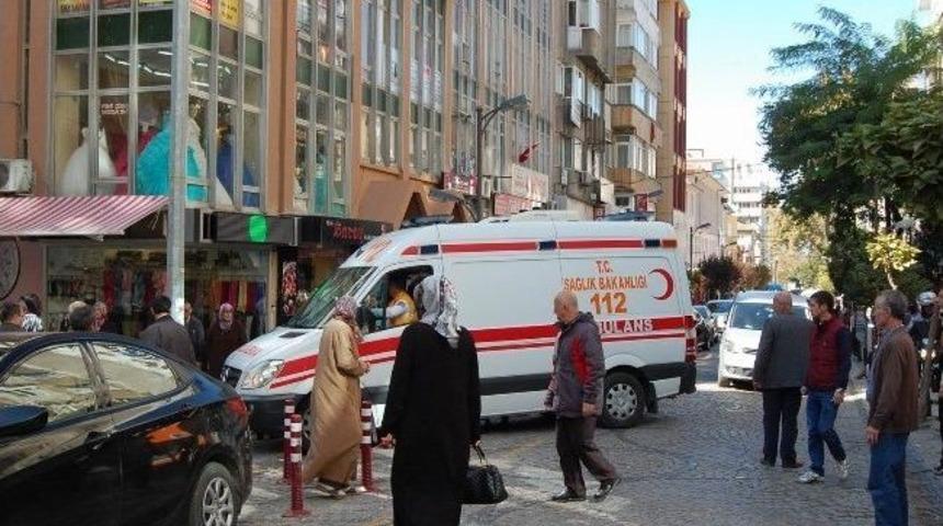 Yol ortasında kalp krizi ge&ccedil;irdi