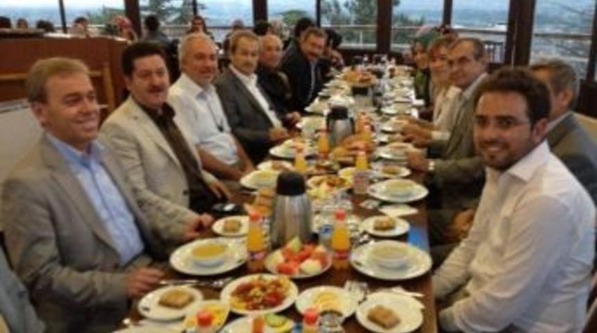 K&uuml;tahyalı Vekiller Halkla Buluşacak