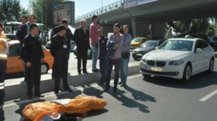 &Uuml;st Ge&ccedil;idi Kullanmayan Yaşlı Adam Otomobilin Altında Kaldı