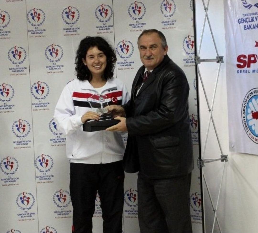 Bolu&rsquo;da Yılın &ldquo;en&rdquo;leri &Ouml;d&uuml;lleri Sahiplerini Buldu