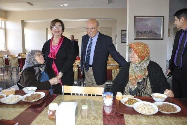 Başkan Uğurlu, Huzurevi Sakinlerini Ağırladı 1