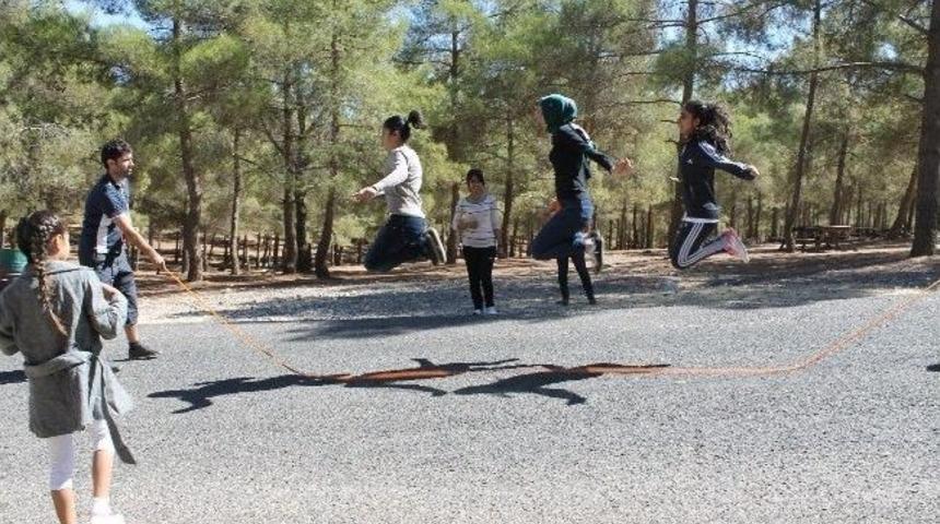 Gen&ccedil;lik Merkezinden Gen&ccedil;lere Doğa Y&uuml;r&uuml;y&uuml;ş&uuml; Ve Piknik