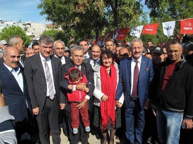 Chp Karabağlar'da 3 Bin Kişiyi Kahvaltıda Buluşturdu