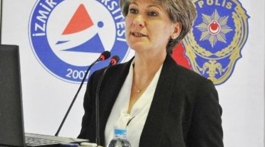İzmir &Uuml;niversitesi&rsquo;nde "şefkat Eli" Projesine Destek