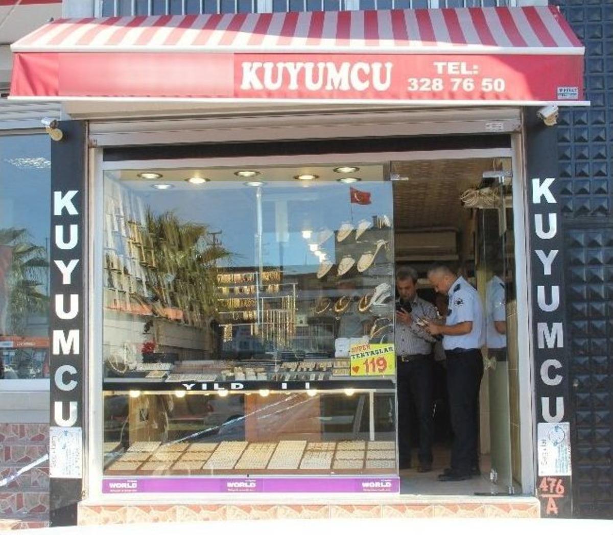 Kadın Kuyumcu Silahlı Soygunu Biber Gazıyla &Ouml;nledi