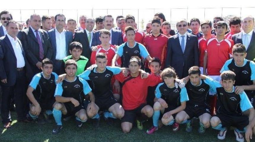 Karak&ouml;pr&uuml; 3. Spor Ş&ouml;leni Bakan Faruk &Ccedil;elik&rsquo;in Katılımıyla Başladı