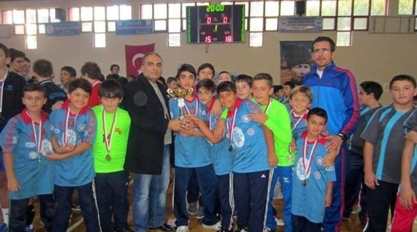 7. M&uuml;tareke Hentbol Turnuvasında Polis G&uuml;c&uuml; Şampiyon