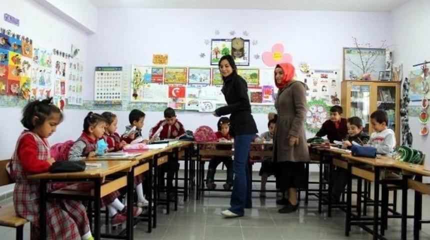 Erzincan Gen&ccedil;lik Merkezinden D&uuml;nya &Ccedil;ocuk G&uuml;n&uuml; Kutlaması