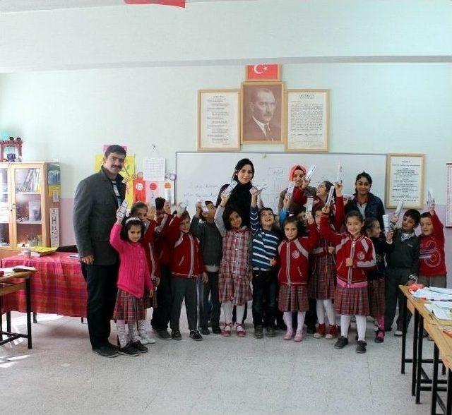 Erzincan Gen&ccedil;lik Merkezinden D&uuml;nya &Ccedil;ocuk G&uuml;n&uuml; Kutlaması 1