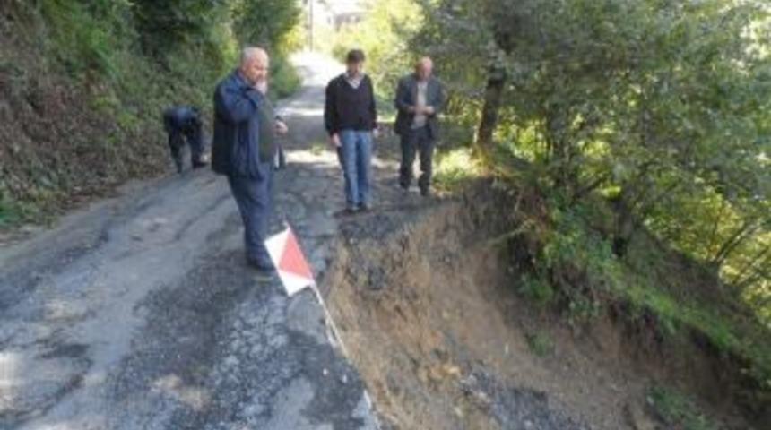 Alaplı B&ouml;l&uuml;cek K&ouml;y&uuml;nde yol &ccedil;&ouml;kt&uuml;