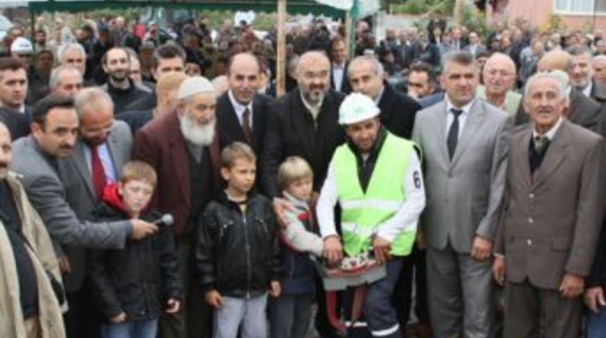 B&uuml;y&uuml;k bir eksiklik gideriliyor Topkapı Camii temeli atıldı