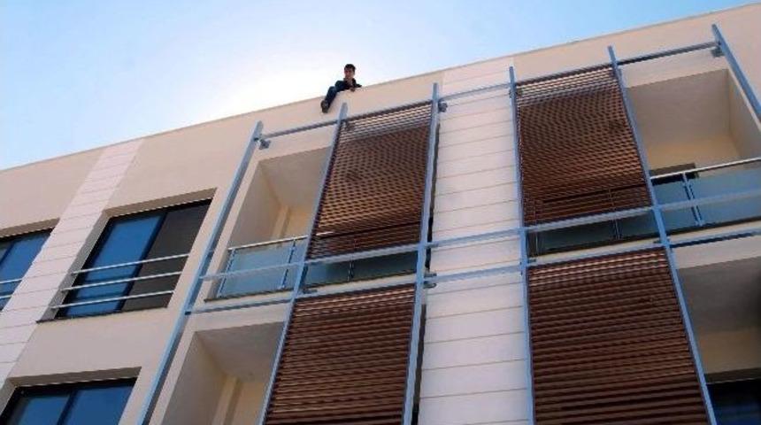 Uğruna İntihara Kalkıştığı Kardeşini İnkar Etti