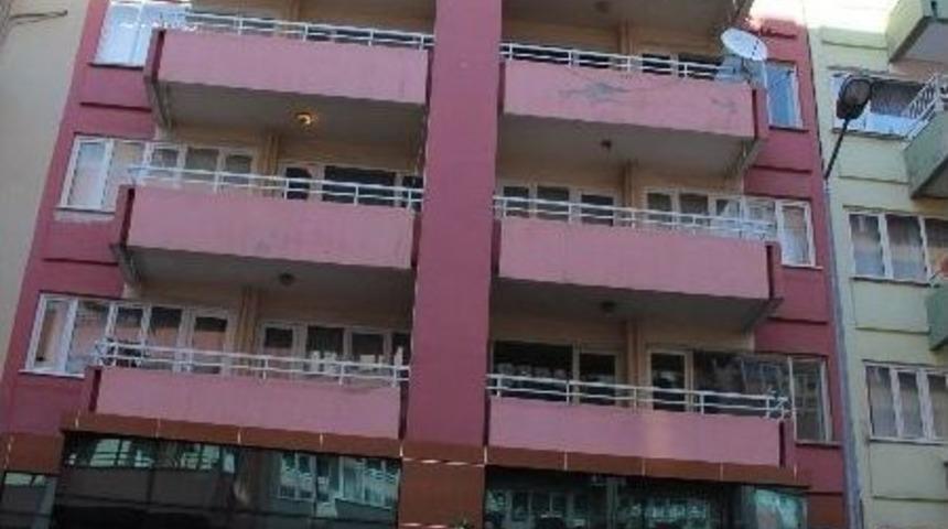 Balkondan D&uuml;şen Halı Anne Ve Kızını Hastanelik Etti