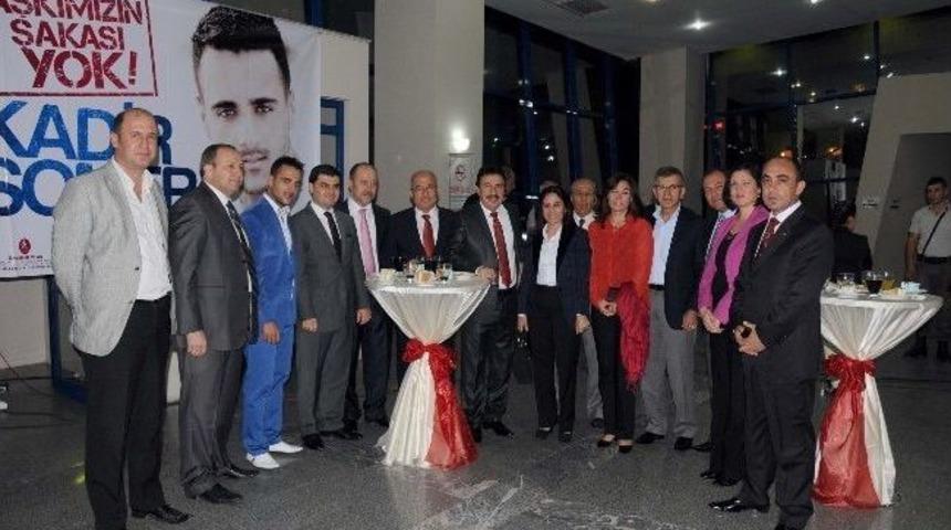 Sanat&ccedil;ı Kadir Somer Alb&uuml;m&uuml;n&uuml; Tanıttı