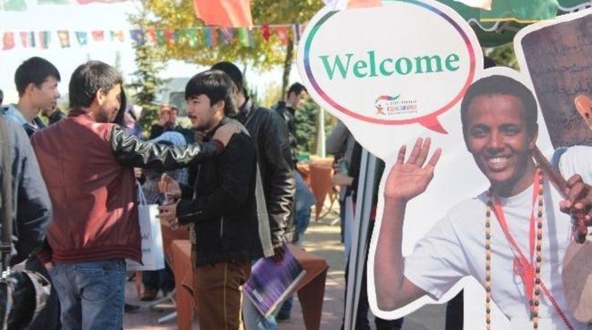 Uluslararası &Ouml;ğrenciler Tanıştı