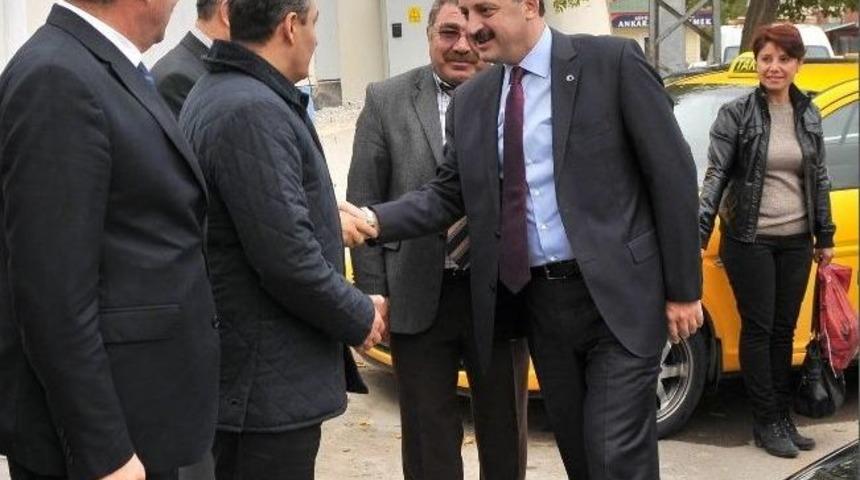 Akgül Ve Yiğiner’den Yenilenen Taksi Durağına Ziyaret