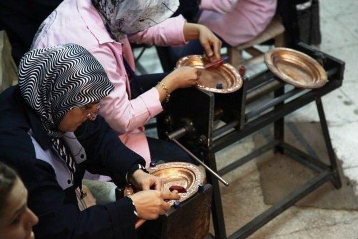 Kadınların Ellerinde Yeniden Hayat Bulan Meslek G2