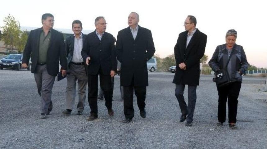 Başkan Erg&uuml;n Kamp&uuml;s Yolu&rsquo;nu İnceledi