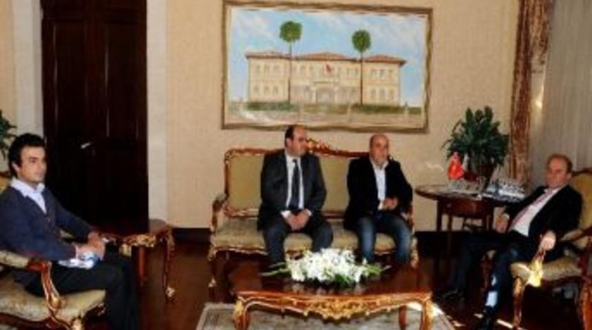 Aksu Kent Konseyi Y&ouml;neticilerinden Vali &Ouml;zt&uuml;rk'e Ziyaret