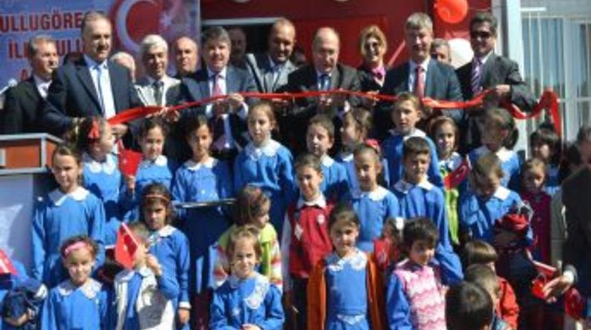 Saruhanlı'nın &Ccedil;ullug&ouml;rece K&ouml;yende Yapılan Okul Hizmete A&ccedil;ıldı