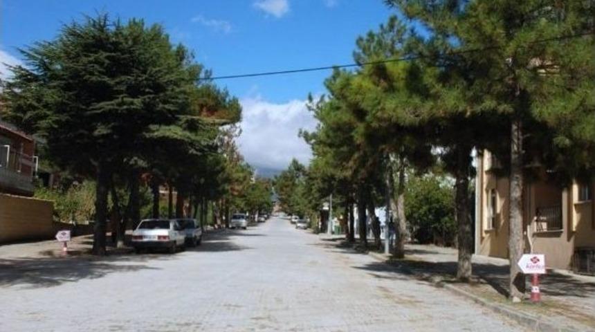 Gediz'de Uluoymak Caddesi Düzenleme Çalışmaları Tamamlandı