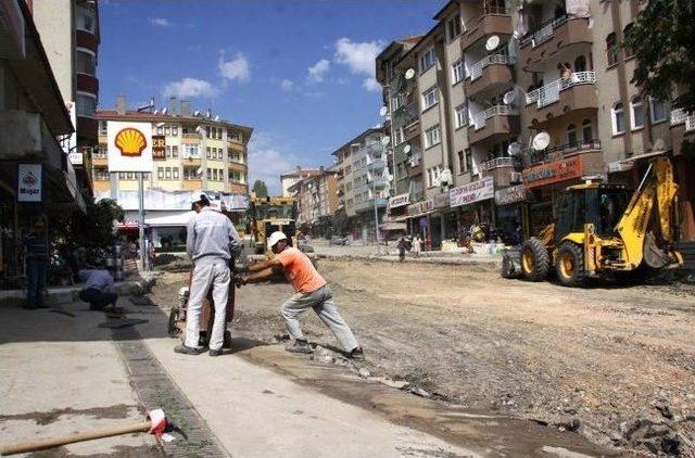 Kuzeyin Parlayan Yıldızı Çubuk’un Yol Çalışmalarıyla Çehresi Değişiyor