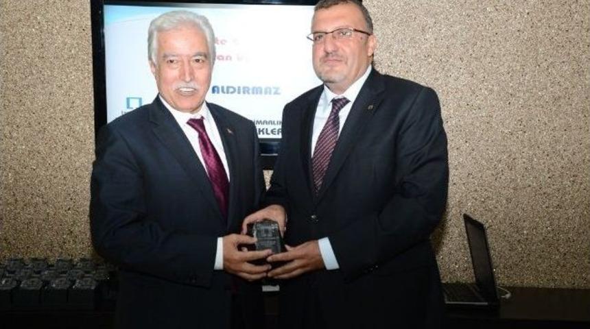 Mimar Zihni Aldırmaz&rsquo;a 40. Yıl Plaketi