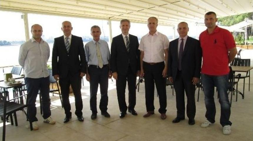 &Ouml;mer Kalkan &Ccedil;&uuml;'y&uuml; Ziyaret Etti