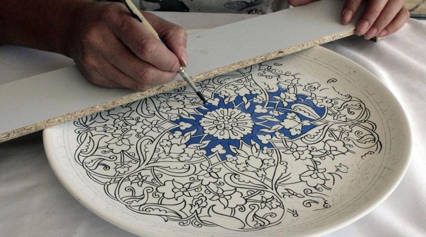 Tezhip Sanatı I&ccedil;in 15 Yıllık Mesleğini Bıraktı