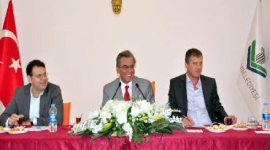 Uygur, G&ouml;rmez İle Albaş&rsquo;ı Tebrik Etti