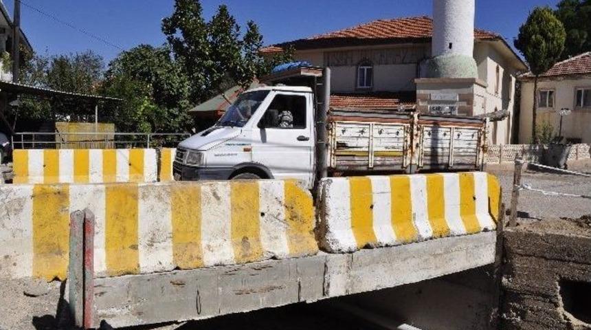 Osmanlı Deresi &Uuml;zerine Yapılan K&ouml;pr&uuml; Trafiğe A&ccedil;ıldı