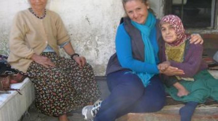 83 Yaşında &Uuml;&ccedil; Engelli &Ccedil;ocuğuna Bakıyor