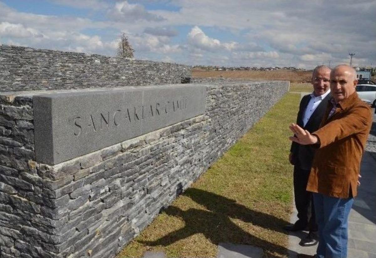Yerin Altındaki Cami G&ouml;renleri Şaşırtıyor