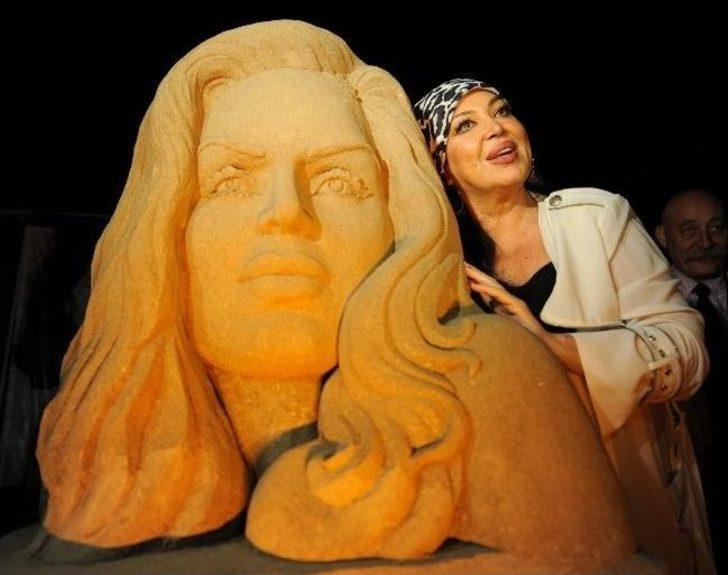 Ödüllü Sanatçıların Kumdan Büstleri Ziyarete Açıldı G4