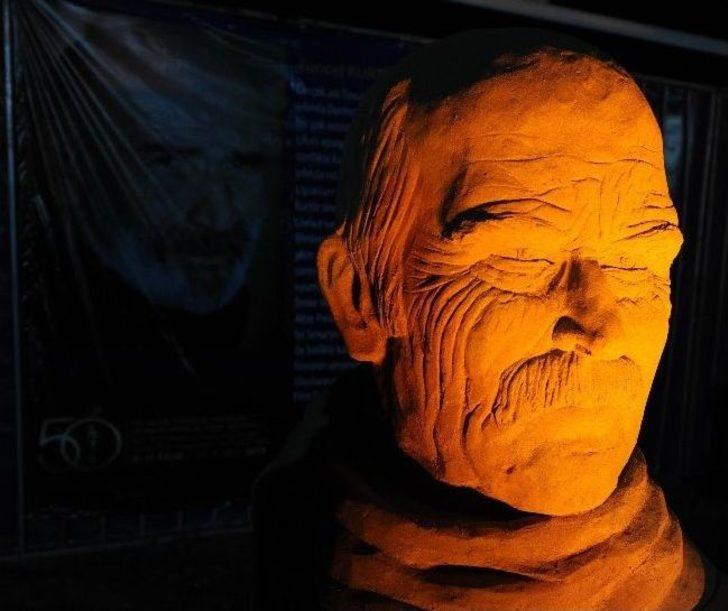 Ödüllü Sanatçıların Kumdan Büstleri Ziyarete Açıldı G5