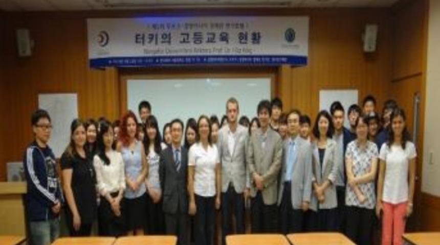 Ne&uuml; Rekt&ouml;r&uuml; Kılı&ccedil;, G&uuml;ney Kore Hankuk &Uuml;niversitesi&rsquo;nde Ders Verdi
