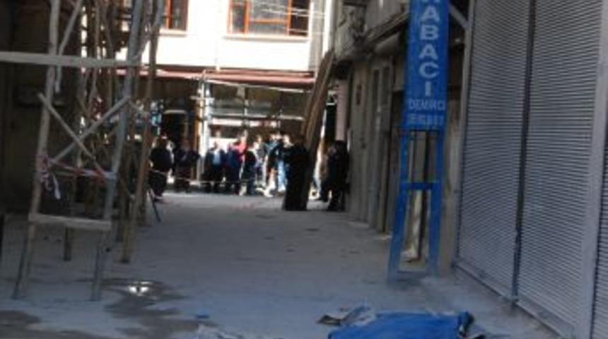 İskeleden D&uuml;şen Inşaat Iş&ccedil;isi Hayatını Kaybetti