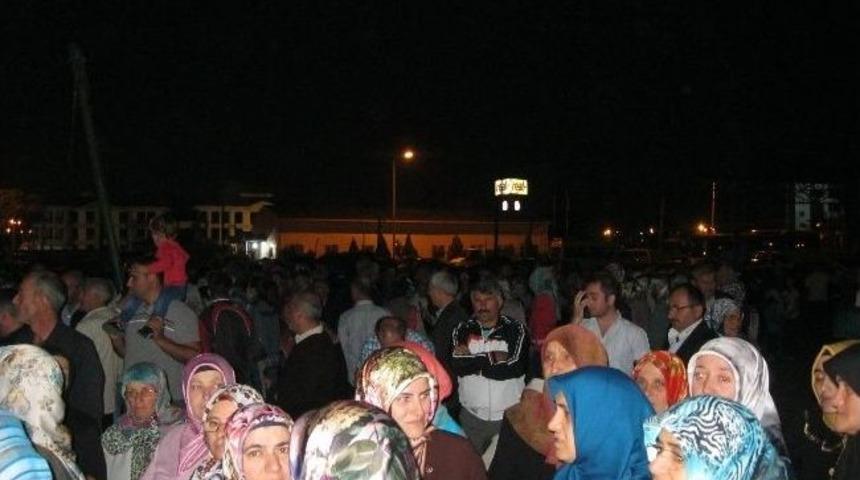 İzmit'in Son Hacı Kafilesi De Dualarla Uğurlandı