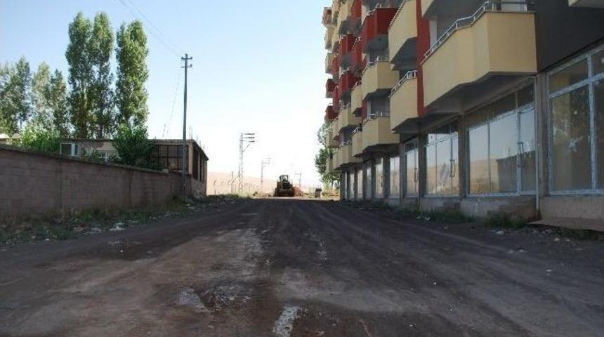 G&uuml;roymak&rsquo;ta Parke Taşı D&ouml;şeme &Ccedil;alışmaları