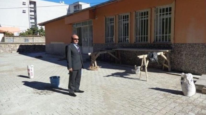 Burhaniye&rsquo;de İmam Hatip Ortaokulu Yapılıyor