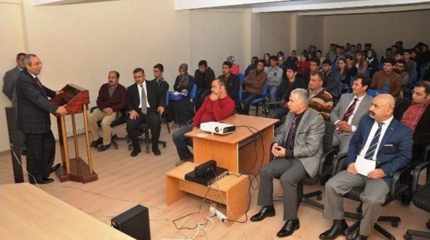 Yy&uuml;'de Konferans Ve Belgesel Film G&ouml;sterimi