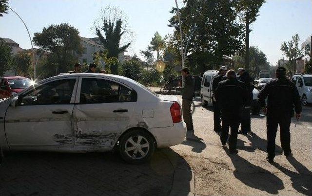 D&uuml;zce&rsquo;de Trafik Kazası: 3 Yaralı 1