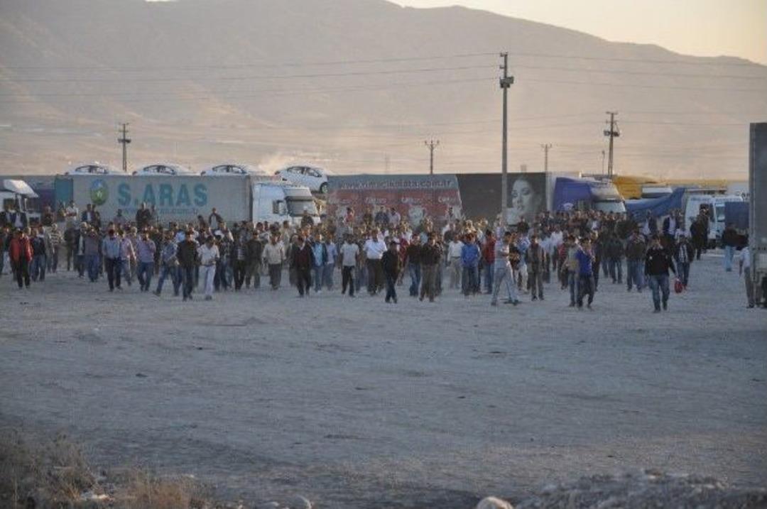 Habur Sınır Kapısı'nda Yol Kapatma Eylemi