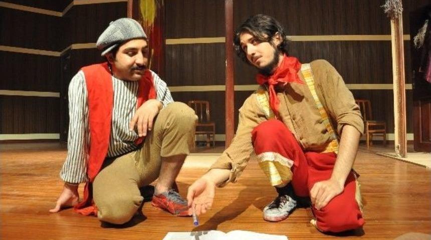 Atat&uuml;rk &Uuml;niversitesi A&ccedil;ık&ouml;ğretim Fak&uuml;ltesi D&uuml;nya &Ccedil;ocuk G&uuml;n&uuml;&rsquo;n&uuml; &Ccedil;ocuk Tiyatrosu İle Kutladı